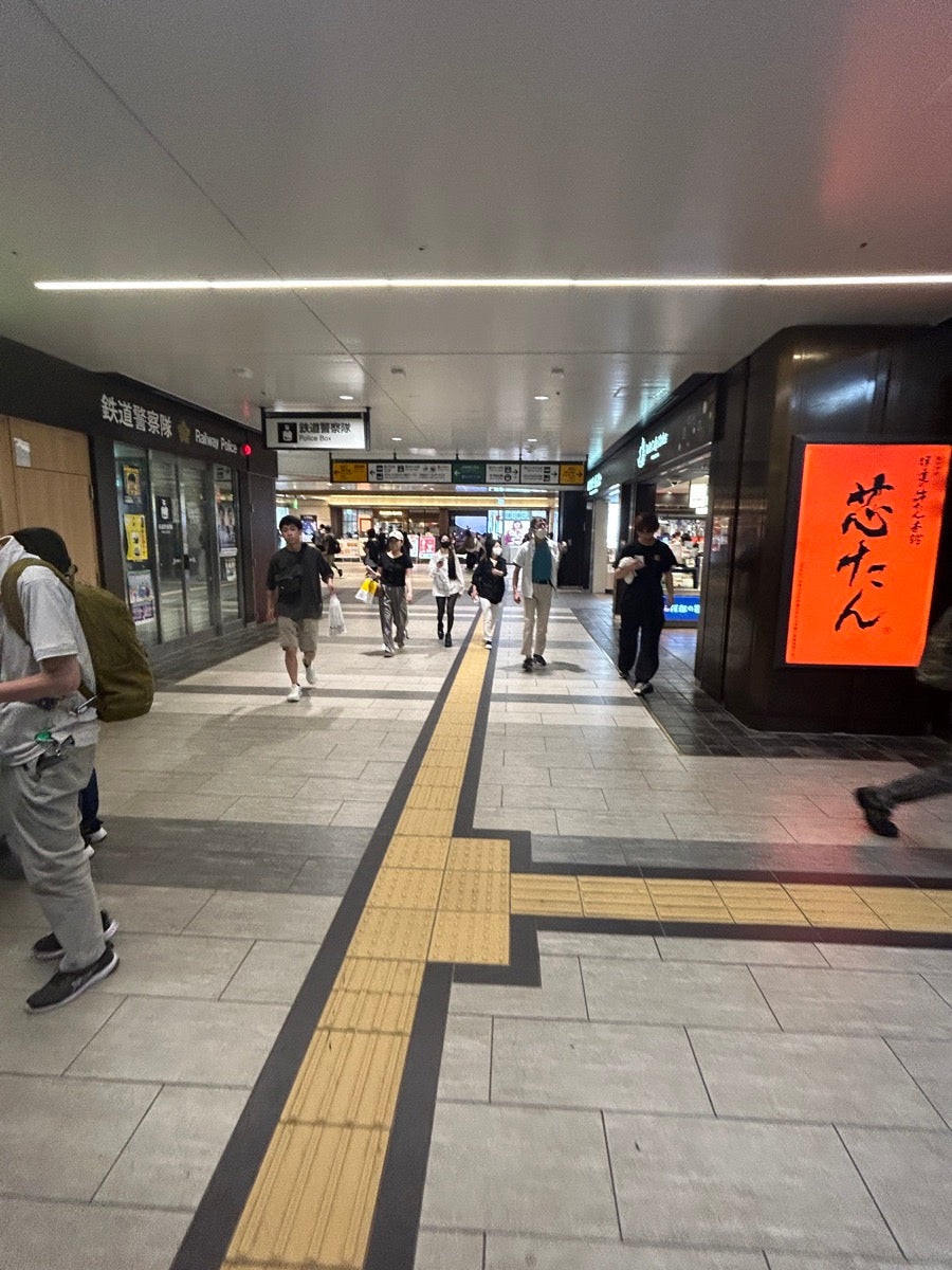 道順4: 「鉄道警察隊」の角を左に曲がります。